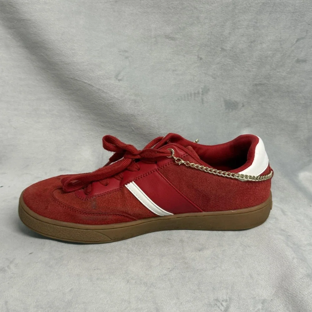 Guess Shoes Womens Size 10 Red Chain Charm Low Top‎ Casual Sneakers GWNA0K03